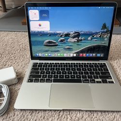 13” M1 Macbook Air 8GB RAM/256GB SSD Laptop With Power Adapter