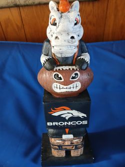 Denver Broncos  Statue Wood