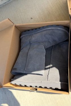 Women’s bear paw boots