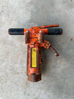 American Pneumatic Model: 160 Paving Breaker