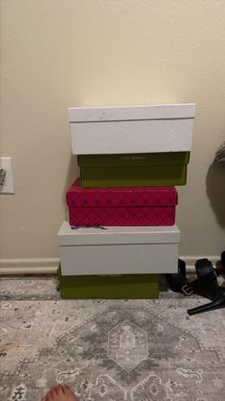 Tory Burch, LV, Burberry, Dior