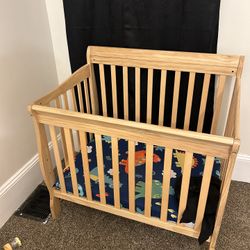 Mini crib