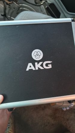AKG Mic