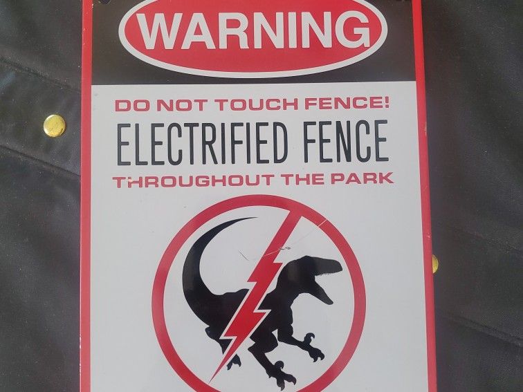 Jurassic World Electrified Fence Warning Metal Sign Loot Crate Exclusive New