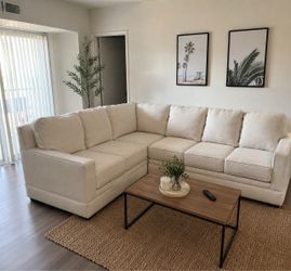 MADE IN USA SECTIONAL COUCH