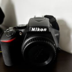 Nikon D3500 BRAND NEW-like