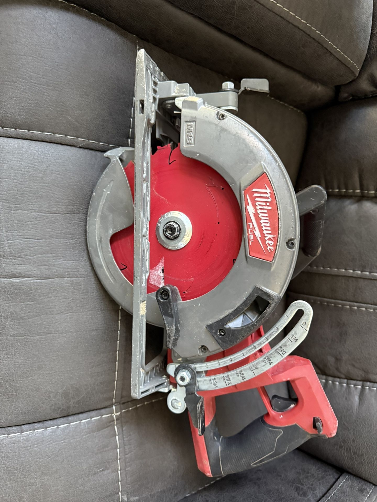 Milwaukee Worm Saw And Multitool