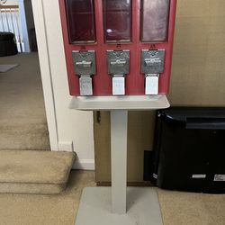 Gumball machine with stand