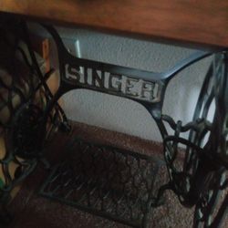 Excellent Shape Singer Sewing Treadle