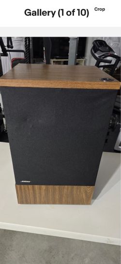 Pair of Bose 501 speakers