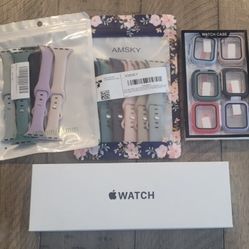 Apple Watch SE 2nd Generation With Accessories 