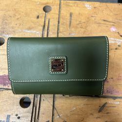 Dooney & Bourke Wallet 