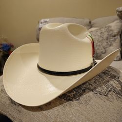 Sombrero Cuernos Chuecos Milano 100X