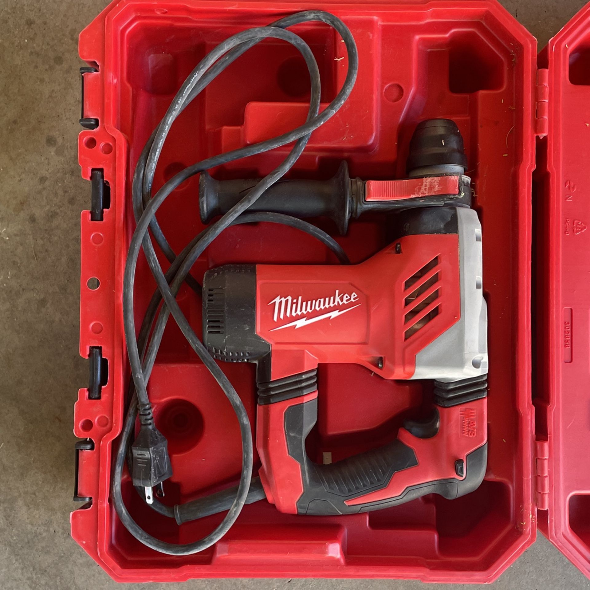 Milwaukee Rotary Hammer 1-1-8”