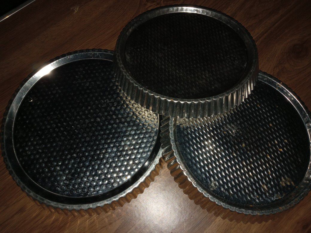 Tart And Pie Pans  Set Of 9 Pieces All Together Will Sell Separately  ( Please See My Other Items Listed)