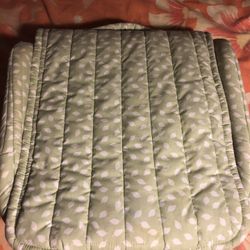 Snuggle Nest Portable w Music