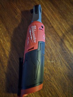 Ratchet m12 milwaukee fuel