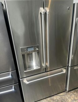 GE French Door Stainless Steel Fridge with IceMaker