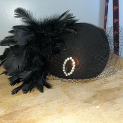 6 Like New Vintage Woman’s Hats