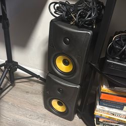 Behinger Truth B1030A Studio Monitors