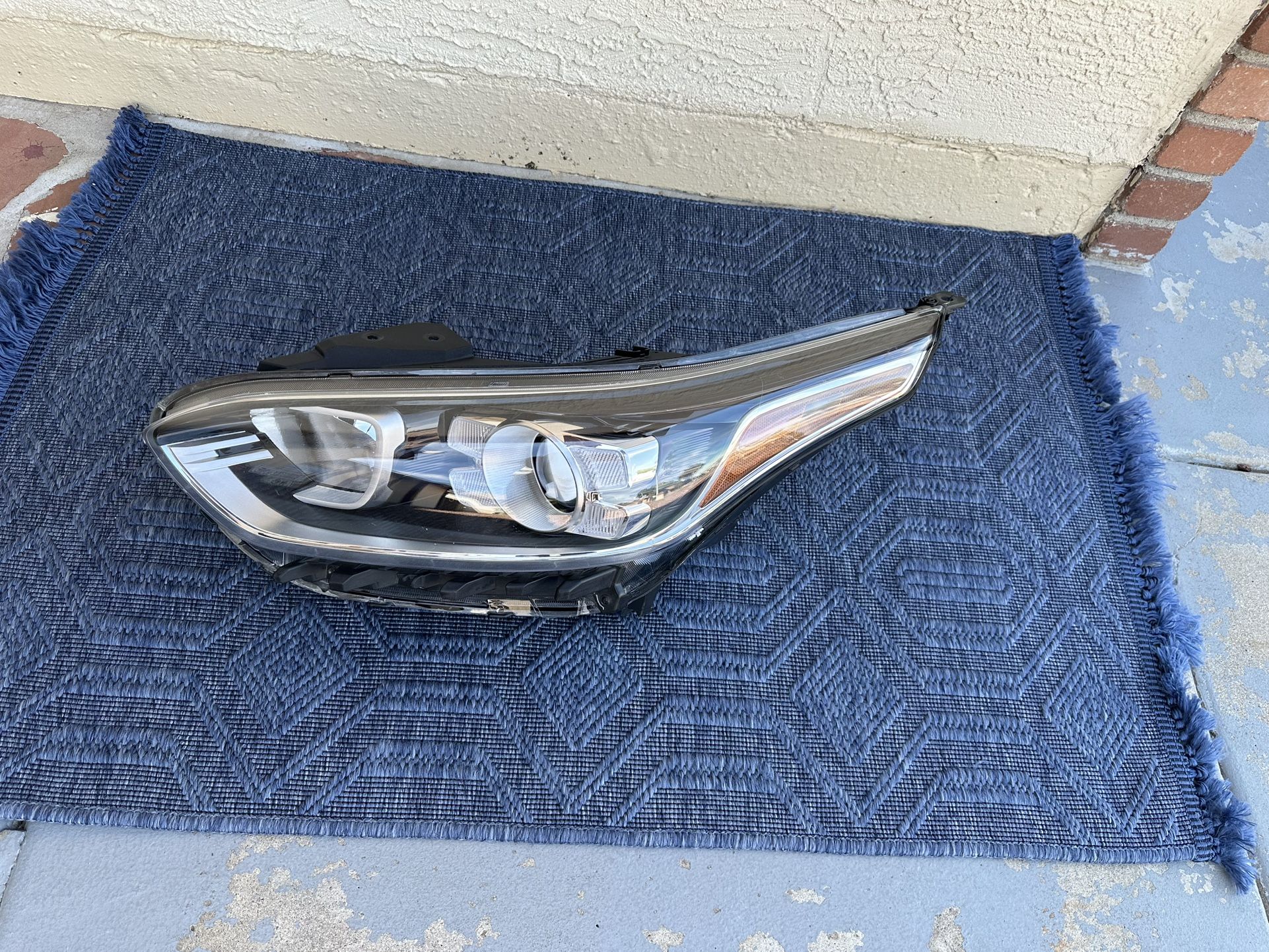 Kia Forte Headlight 2019-2021, Kia Forte Headlamp, OEM ORIGINAL KIA PART, Driver Side Front Light