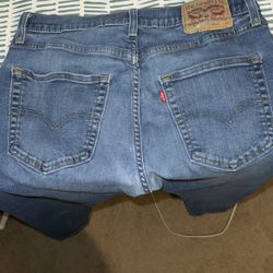 512 Levi’s 33x 32 