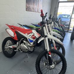 Dirt Bikes 