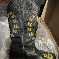 COWGIRL BOOTS 👢 