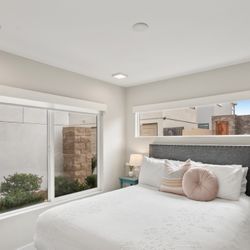 Bedroom Set - Headboard & End Tables 