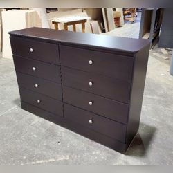 Eight drawers dresser with rails