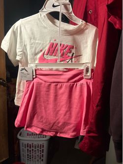 Have this brand new size 6 bike set for girl sells for 48 bucks letting it go for $25