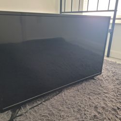 Insignia 32' LED TV