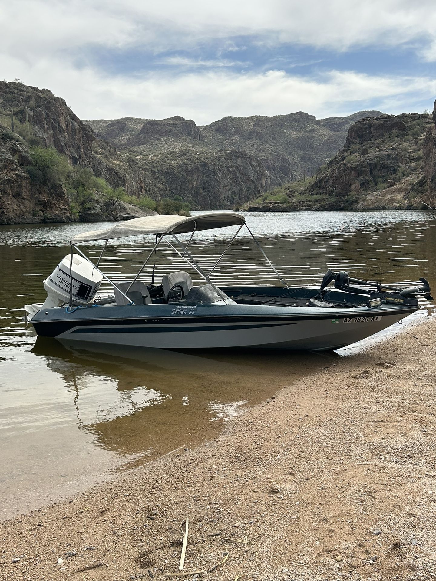 89 Bass Tracker 16ft