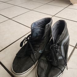 Men's Shoes. Etnies,DC, converse, Vans Size 10-12