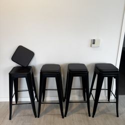 🪑 Set of 4 Industrial Metal Bar Stools + Magnetic Cushions