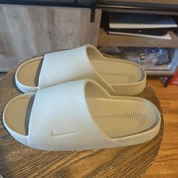 Nike slides size 10m