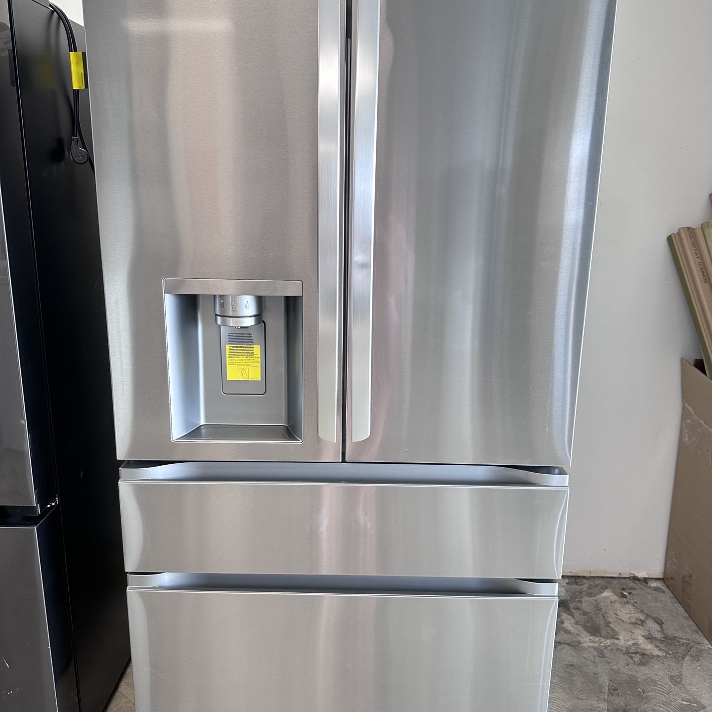 open Box Unused LG Refrige With Fresh Drawer 