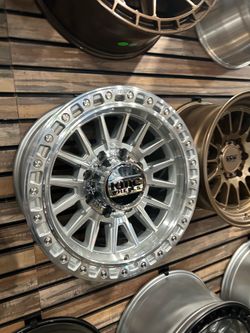 New KMC 8Lug Wheels Available Perfect for Ford Trucks F250s!!! 18x9
