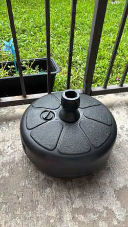 Free umbrella holder