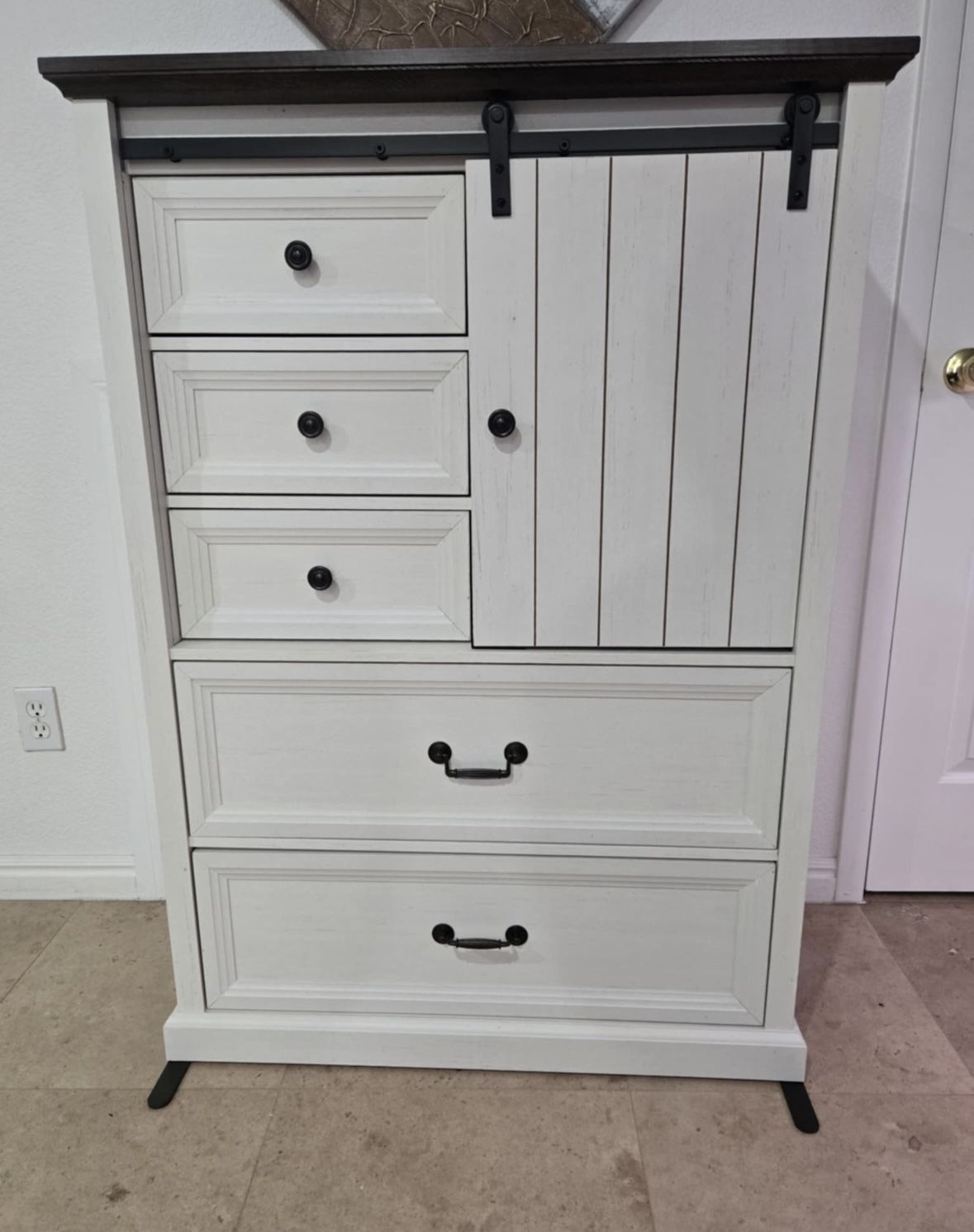 Brand New Farmhouse 5 Drawer Dresser With Shelves