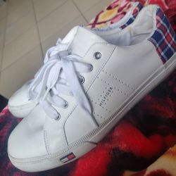 Hilfiger Tennis size 9