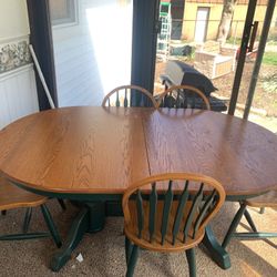Very nice table with 8 chairs! Amish Made 