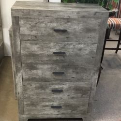 Five drawer chest