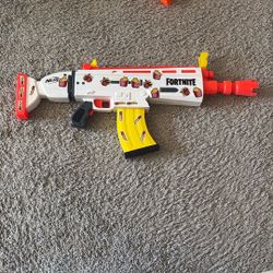White Nerf Fortnite Scar
