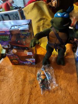 Collectible teenage mutant Ninja turtle lot will not separate