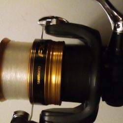 *GOLD*Shimano FX 2500 Fishing Reel