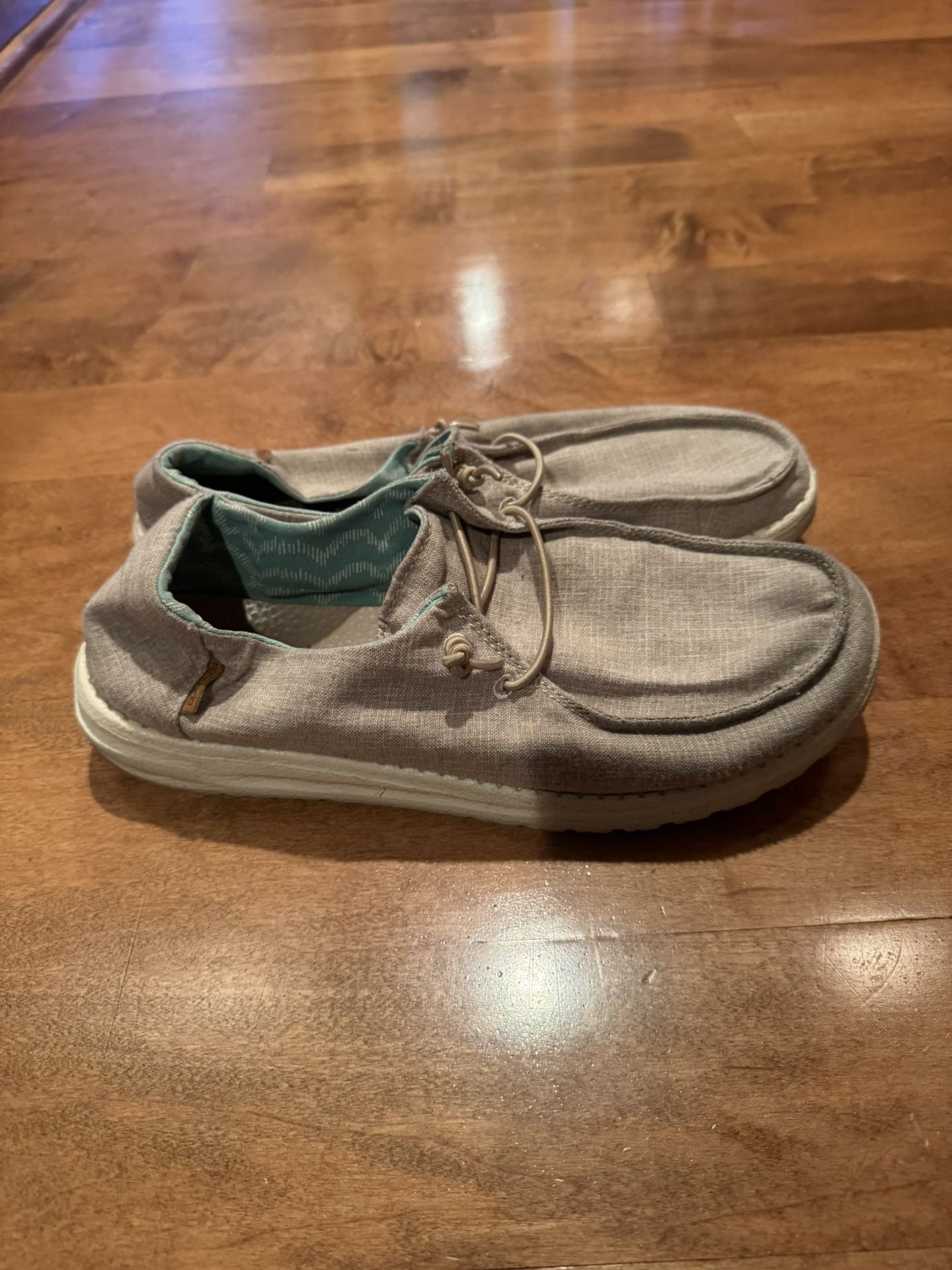 Woman’s Hey Dude Slip On Shoes Shipping Available
