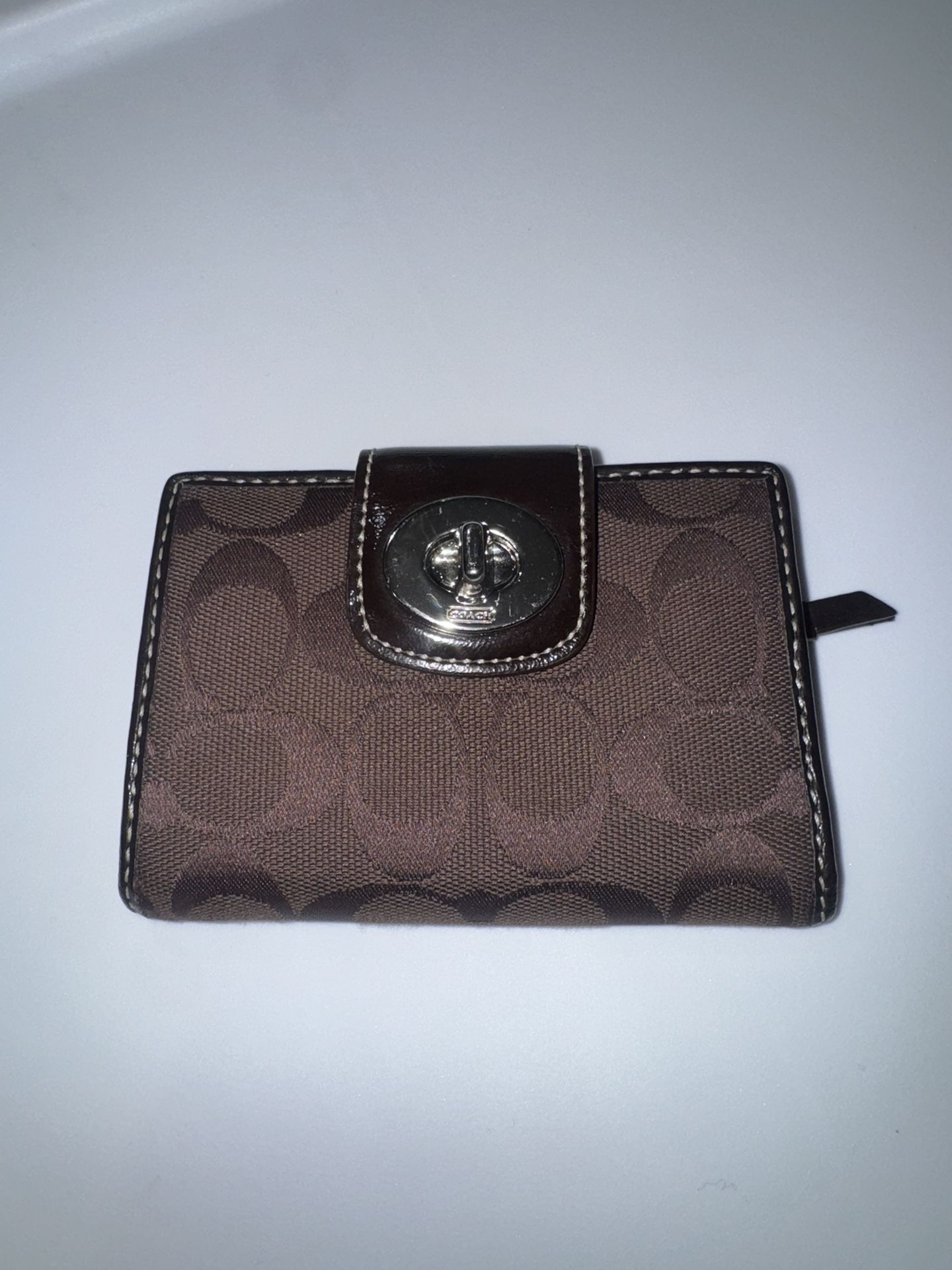 Authentic Coach Wallet – Dark Brown Exterior With Signature Pink Lining (Excellent Condition) 