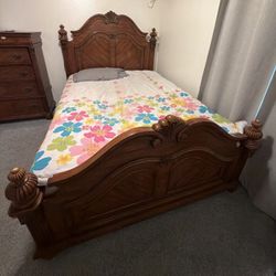 Queen Bed And Dresser Set 