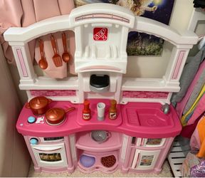 Children’s play kitchen